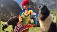 Actriz mexicana protagoniza escena con llama y desata furor en redes: "Queremos live action de 'Las locuras del emperador'"