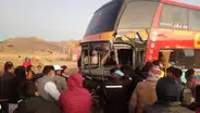 Choque de bus contra minivan en Puno deja un saldo de 4 muertos y varios heridos: falleció mamá con su hijo de 6 meses