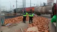 Choque de tren a la altura de la avenida Pedro Ruiz Gallo genera tráfico vehicular en la Carretera Central
