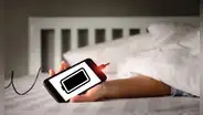 ¿Es cierto que la batería de tu celular se puede malograr si lo dejas cargando toda la noche? Especialista responde