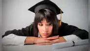 Estudio revela qué carreras con más graduados en Colombia no tienen futuro laboral: ¿cuáles son?