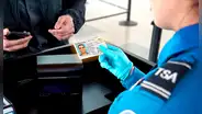 Este es el nuevo requisito obligatorio para conducir y viajar en avión en Estados Unidos desde 2025