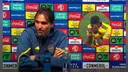DT de Boca Juniors respaldó a Advíncula tras su roja: "Lo que hay que hacer es abrazarlo y acompañarlo"