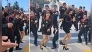 Egresados de Civil celebran graduación y usuarios descubren que solo hay una mujer: “Marcando la diferencia”
