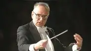 ¿Por qué emociona la música de Ennio Morricone?