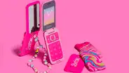 El teléfono de Barbie es real: cuesta US$ 130 y se parece a los antiguos 'sapitos' de Nokia