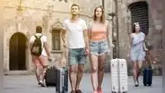 El país de Europa en el que los emigrantes latinos pueden obtener la ciudadanía fácil y residir sin límites