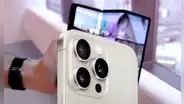 El teléfono chino con formato de tres pantallas que opacaría el lanzamiento del iPhone 16