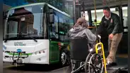 "Aquí se ve la inversión de nuestros impuestos", así se siente viajar en el bus eléctrico de San Isidro