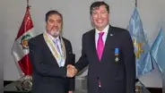 Colegio de Abogados de Lima condecora a embajador Igor Garafulic Olivares con la Medalla Cívica del Derecho