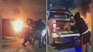 Pobladores de Sullana detienen a ladrón para golpearlo y luego le prenden fuego a su moto