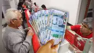 Si quiero invertir S/2.500 por 6 meses, ¿es mejor depositarlo en plazo fijo o en fondo mutuo? Estas son los bancos y cajas que pagan más