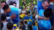 ¡Escándalo en la Bombonera! 'Chiquito' Romero se peleó con hinchas de Boca Juniors que invadieron el campo tras derrota