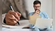 Se puede pronunciar, pero es imposible de escribir, según la RAE: esta es la ÚNICA palabra en español y es común en Perú