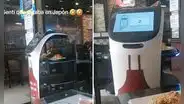 Chifa en Perú atiende a sus clientes con robot mesero y dicen: “Te ahorras la propina”