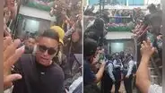 Hinchas abarrotan baño para tomarse foto con Christian Cueva en Machu Picchu: clip es viral