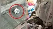 Miniván se empotra en el techo de una casa en Villa María del Triunfo y deja 3 personas heridas