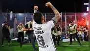 Colo-Colo derrotó a U. Católica sobre la hora: 1-0 y tres puntazos en el clásico del fútbol chileno