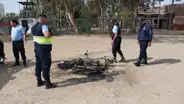 Piura: capturan a presunto delincuente y prenden fuego a su motocicleta