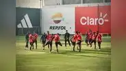¡Probando alternativas! Fossati probó un nuevo ‘once’ en los entrenamientos de la selección peruana