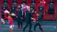 Grimaldo no celebró gol de Perú ante Uruguay: imágenes revelan que jugador no se inmutó tras agónico triunfo