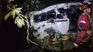 “Por favor, respira”: combi cae a un abismo y mueren 7 personas