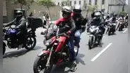 Motociclistas protestan frente a Congreso por nueva ordenanza: "Nos roban, no compramos moto para el sicariato"
