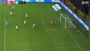 ¡Terrible blooper! Pacheco marca el 2-0 de Cristal ante Universitario tras fatal error de Britos