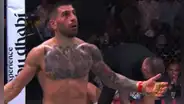 ¡Ilia Topuria mantiene su reinado! El español venció por KO a Max Holloway en la UFC 308