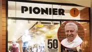 El cajamarquino que llegó a Lima para estudiar, pero su destino cambió: inició vendiendo ropa en el mercado y hoy es dueño de Pionier