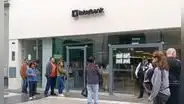 Agencias de Interbank suspendieron su atención: seguridad del local reportó caída del sistema