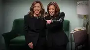 Kamala sorprende al aparecer con su 'doble' en Saturday Night Live previo a las elecciones en USA: "Es muy buena"