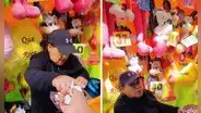 Peruano juega en sorteo de peluches, pero queda decepcionado al ganar rascador de espalda 3 veces