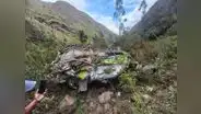 Caída de miniván a abismo deja 11 muertos y solo un niño sobrevive