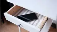 ¿Es peligroso tener un teléfono guardado y sin cargar? Esto podría pasarle a su batería
