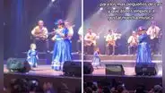 Nieta de Amanda Portales enternece al bailar huayno en el escenario: “Ay, mi gatito, miau, miau”