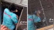 Mujer levanta rejilla en Gamarra para recuperar sus 50 céntimos: “¿Quién te regala dinero?”