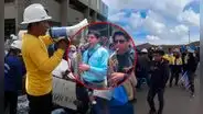 Banda brinda show en plena Panamericana Sur para que paro de mineros dejara pasar a pasajeros varados en Nazca
