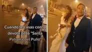 Pareja de recién casados subieron a combi tras su boda y usuarios afirman: “Ahorro es progreso”