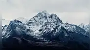 Científicos revelan que el Everest, montaña más grande del mundo, estaría destruyendo la corteza terrestre
