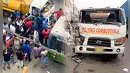 Choque entre camión de combustible y combi en la avenida Bertello con Canta Callao puso en riesgo a pasajeros