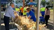 Las 3 fechas de diciembre en las que puedes recibir comida gratis en Florida: cómo y dónde aplicar