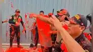 Policías reprimen protestas y universitarios les lanzan pintura roja en Bagua: "Reclamamos nuestro justo derecho"