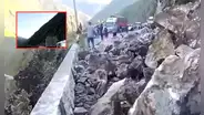 Vía bloqueada en Chanchamayo: caída de rocas afecta salida de la selva central hacia Lima