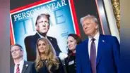 Trump toca la campana de apertura en Wall Street luego de ser elegido "Persona del Año": "Tremendo honor