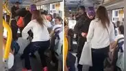 Hombre sube a un bus y pone a todos a bailar con su música: “En Perú no nos aburrimos”