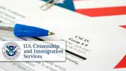 ¡Atento, inmigrante en USA! 3 formularios que necesitas para obtener la ciudadanía americana en 2025, según USCIS