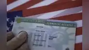 ¡Presta atención, inmigrante con Green Card en USA! 5 formas de usar tu residencia permanente antes de 2025
