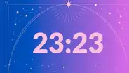¿Qué significa ver la hora espejo 23:23 en el reloj?