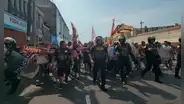 Hinchas de Universitario marchan hacia Sunat para protestar por la situación de Jean Ferrari